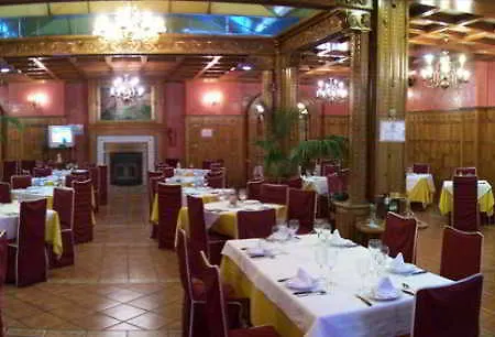 Plaza Manjon Hotel 2*