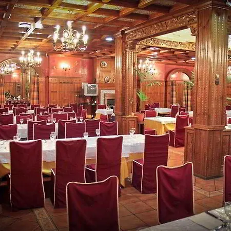 Plaza Manjon Hotel 2*