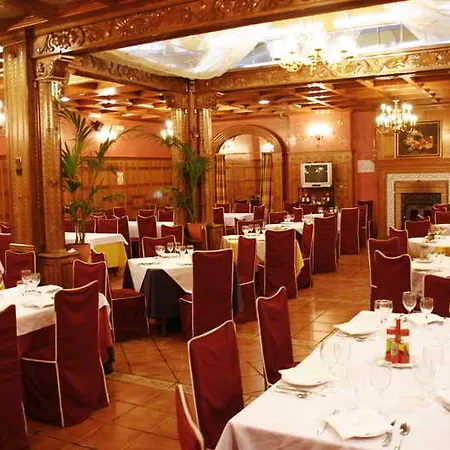 Plaza Manjon Szálloda