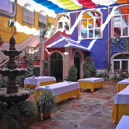 Plaza Manjon Hotel