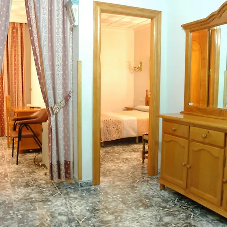 Plaza Manjon Hotel 2*