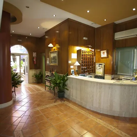 Plaza Manjon Hotel