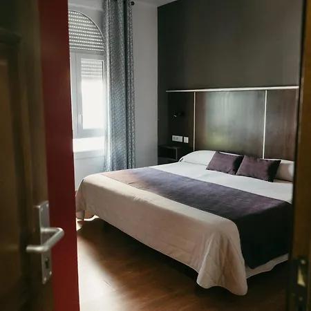 Plaza Manjon Hotel