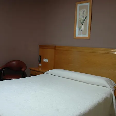 Plaza Manjon Szálloda 2*